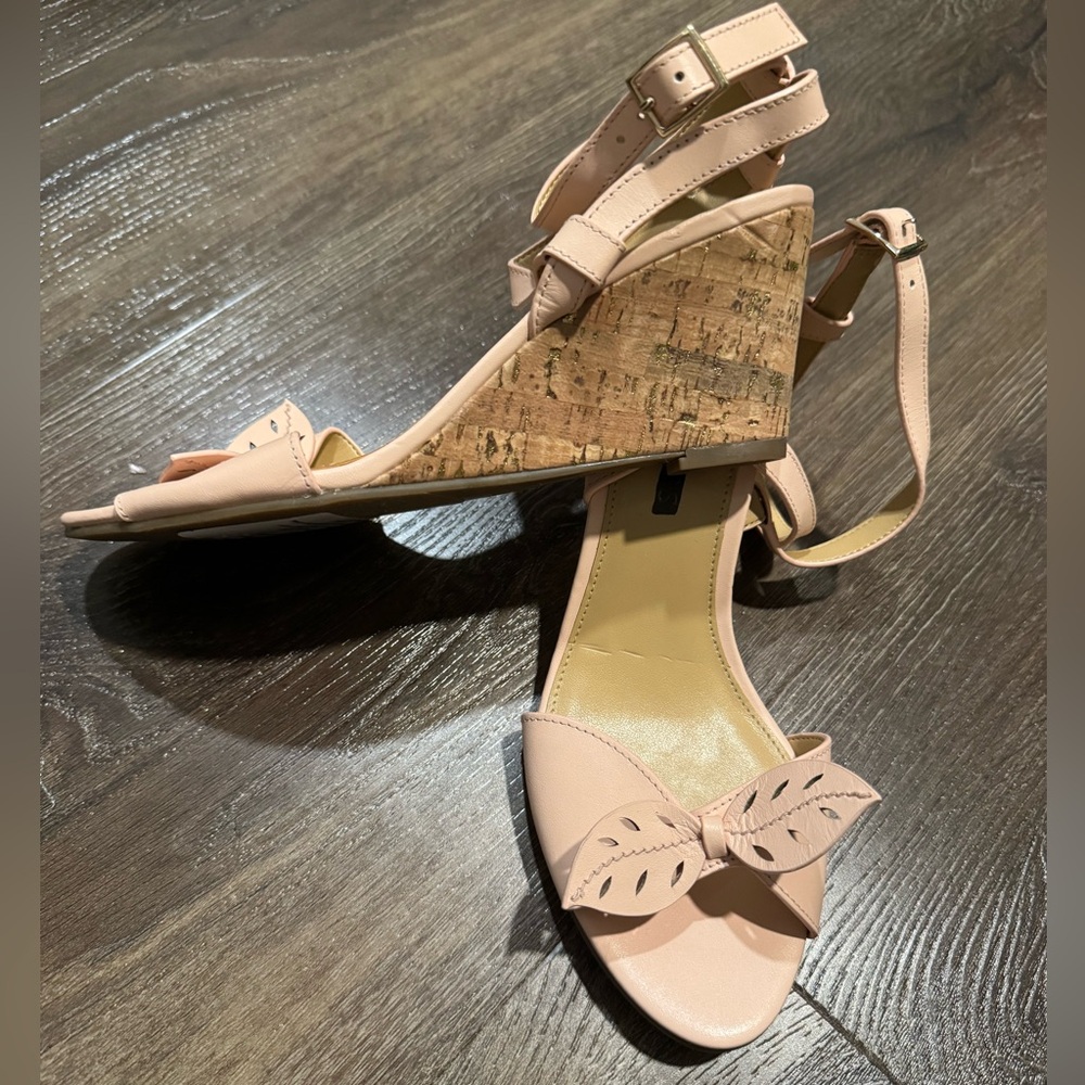 New. Vivian Leaf Elegant Pink/ bleached Coral Wedge Sandals
